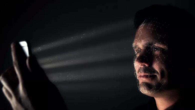 Google Pixel 11'in yüz tanıma kilidi gece modu özellikleriyle iPhone'un Face ID'sine rakip olabilir